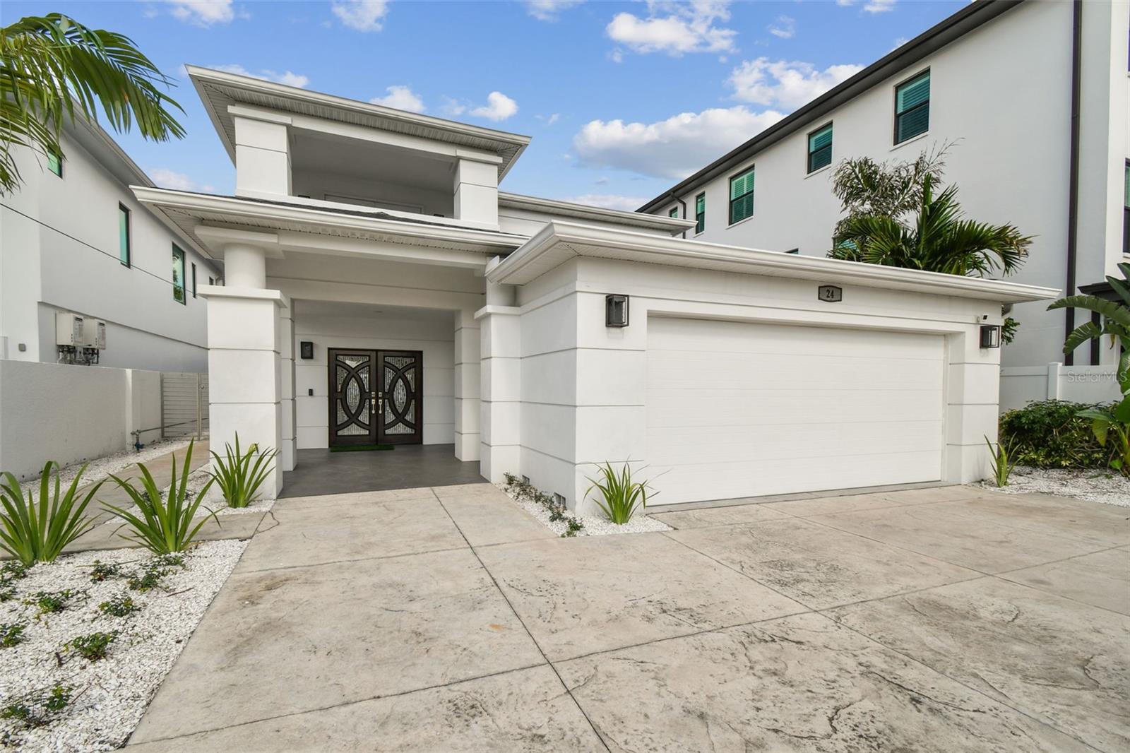 DAVIS ISLANDS - Residential Lease