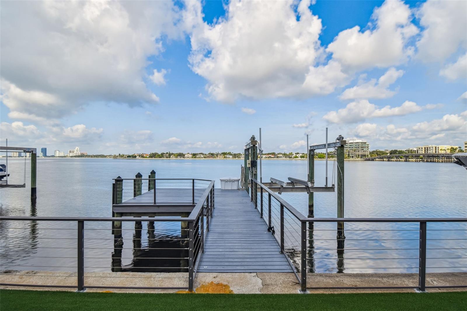 DAVIS ISLANDS - Residential Lease