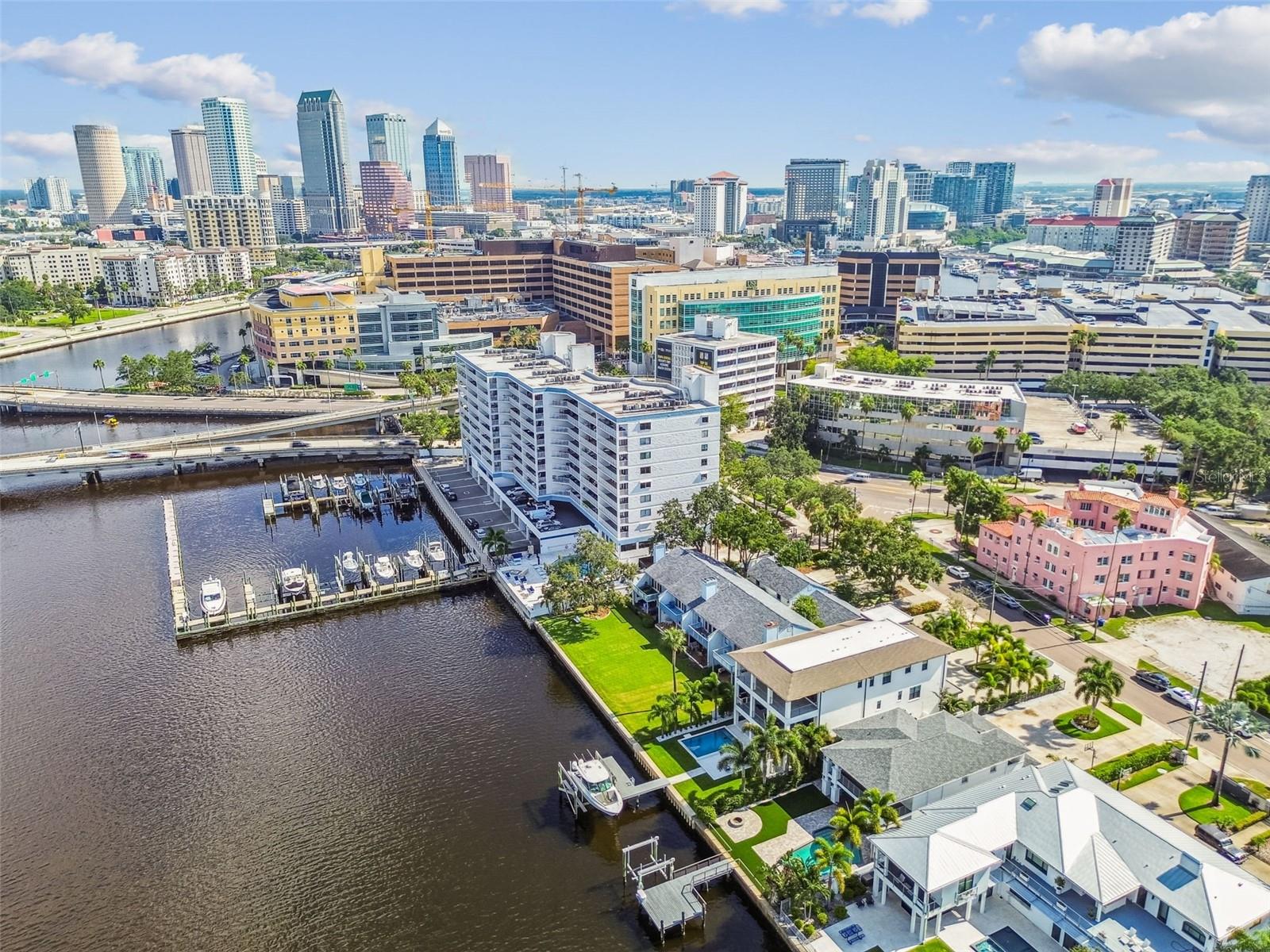 DAVIS ISLANDS - Residential Lease