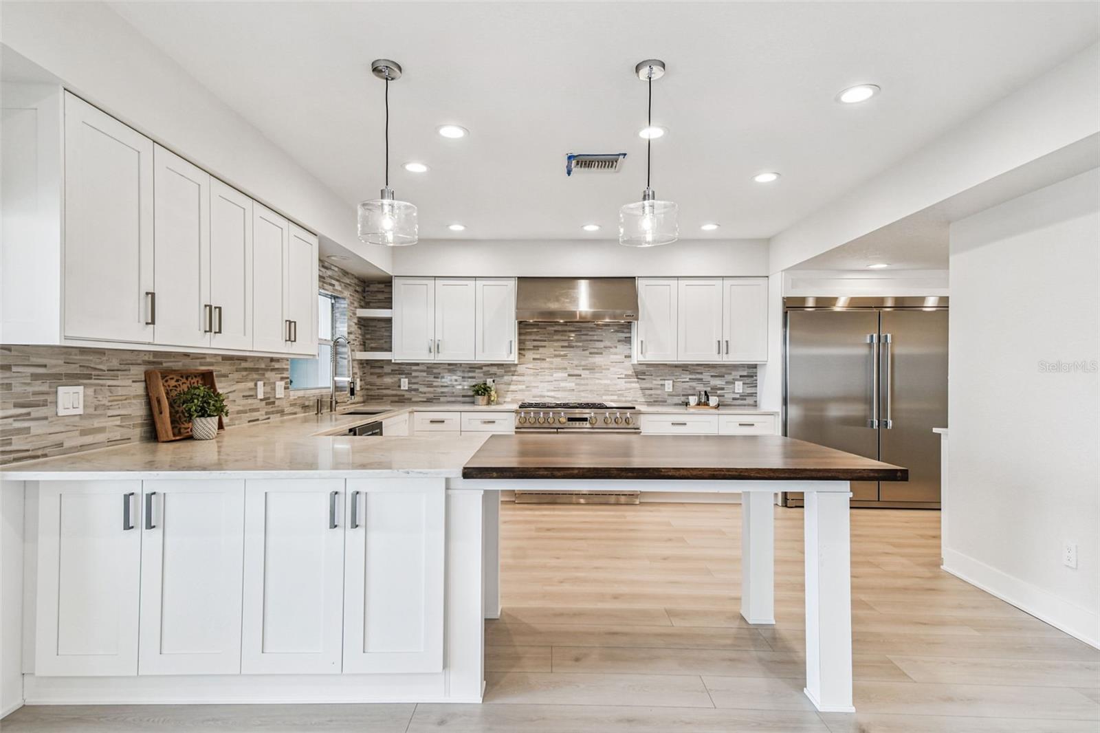 DAVIS ISLANDS - Residential Lease