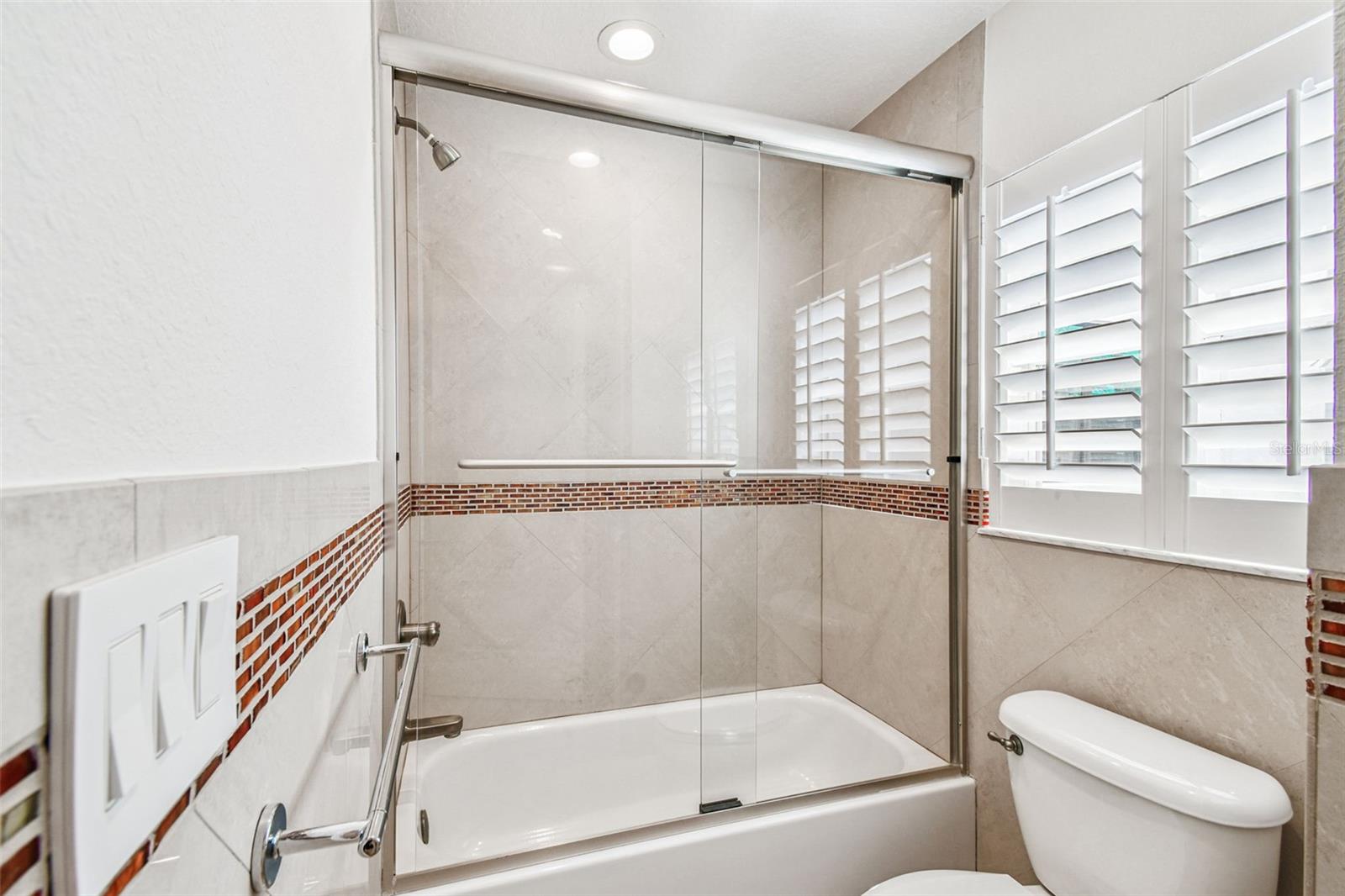 DAVIS ISLANDS - Residential Lease