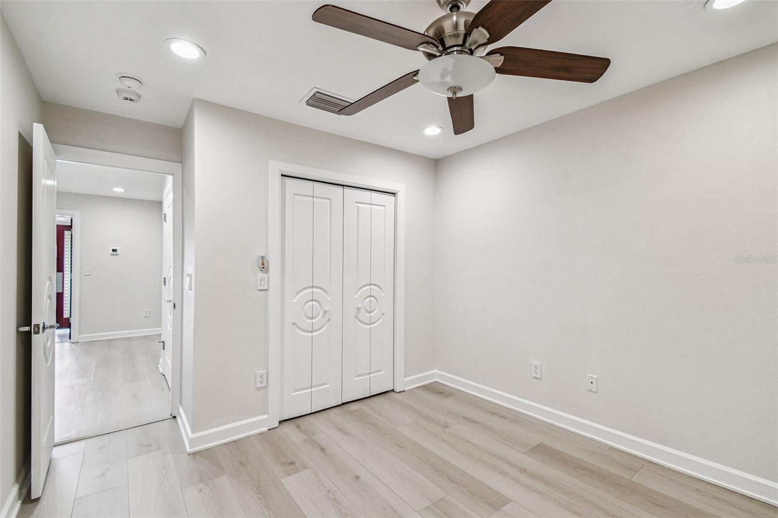 DAVIS ISLANDS - Residential Lease