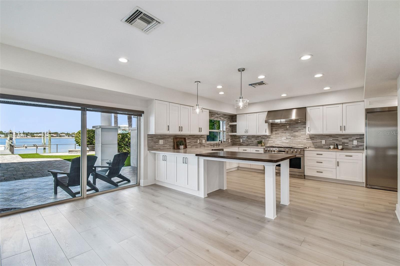 DAVIS ISLANDS - Residential Lease