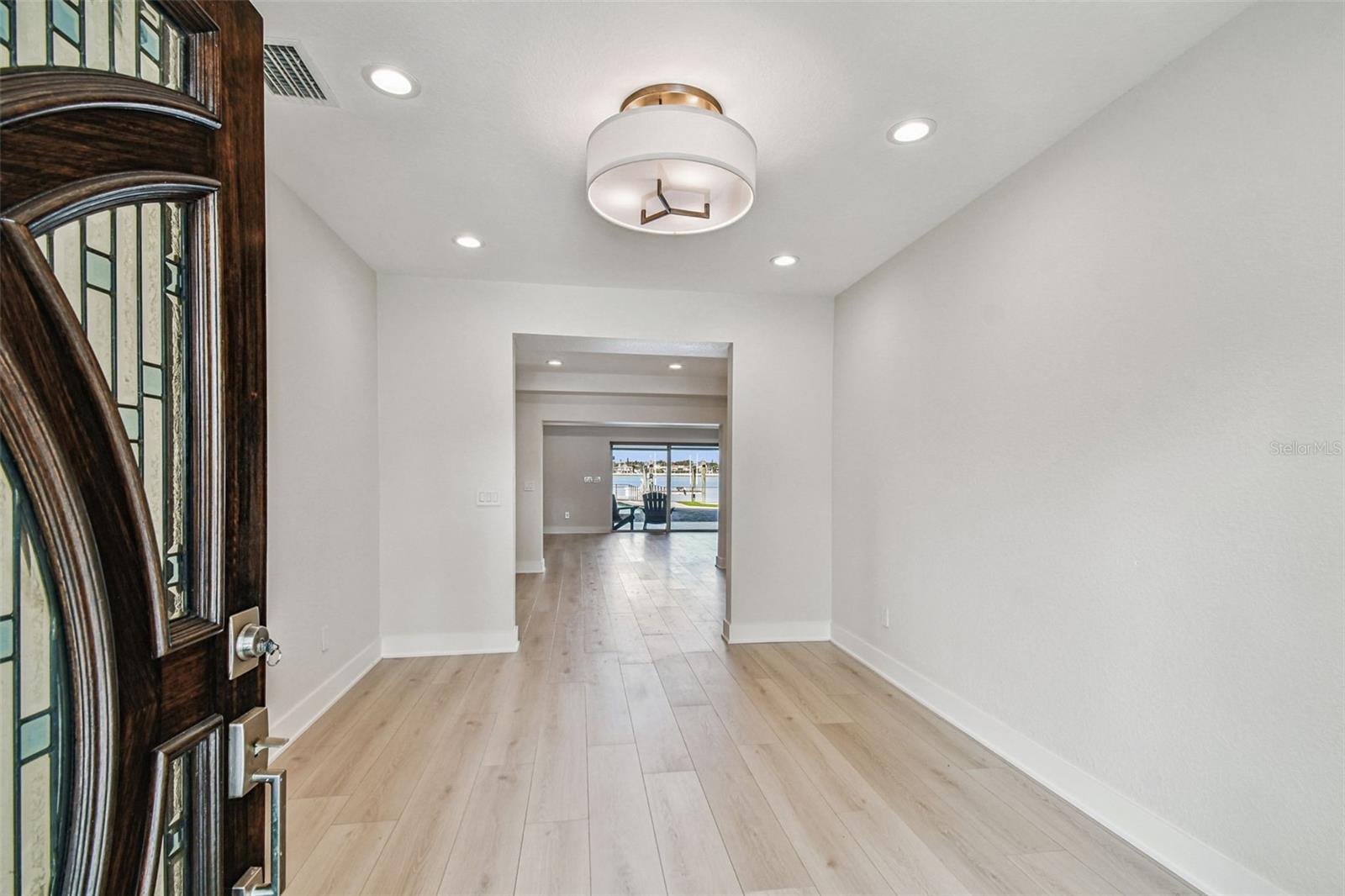 DAVIS ISLANDS - Residential Lease