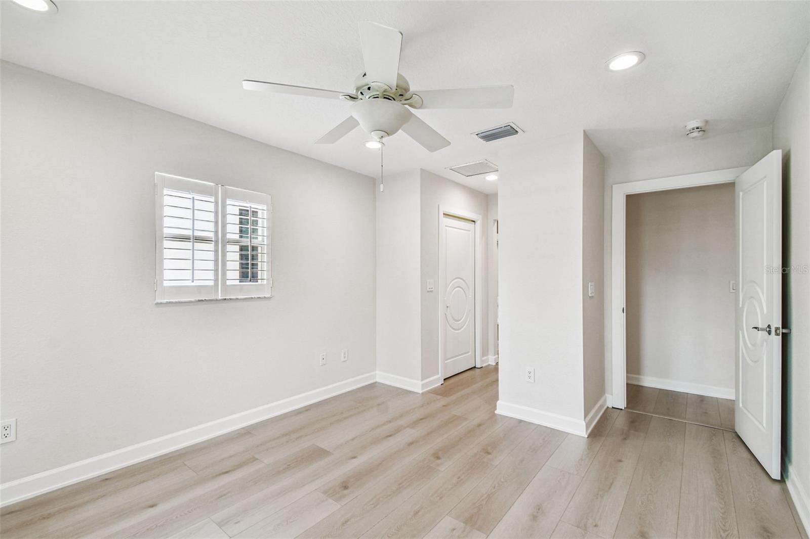 DAVIS ISLANDS - Residential Lease