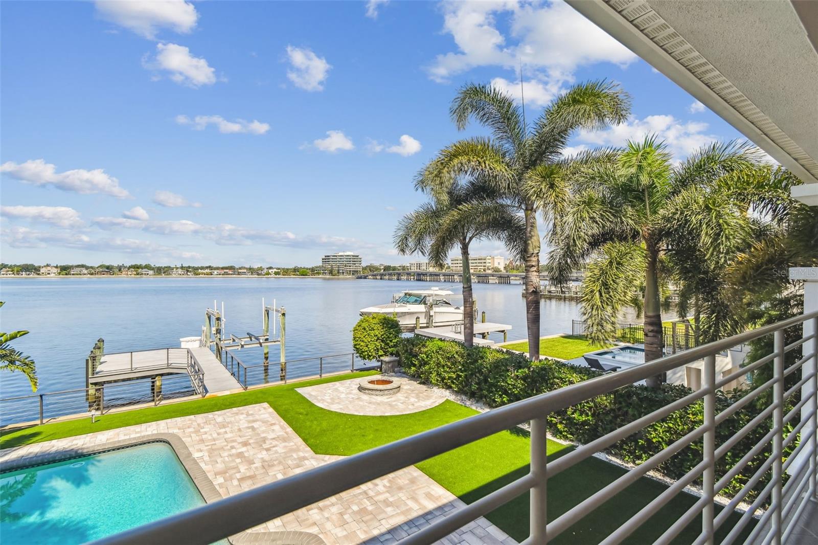 DAVIS ISLANDS - Residential Lease