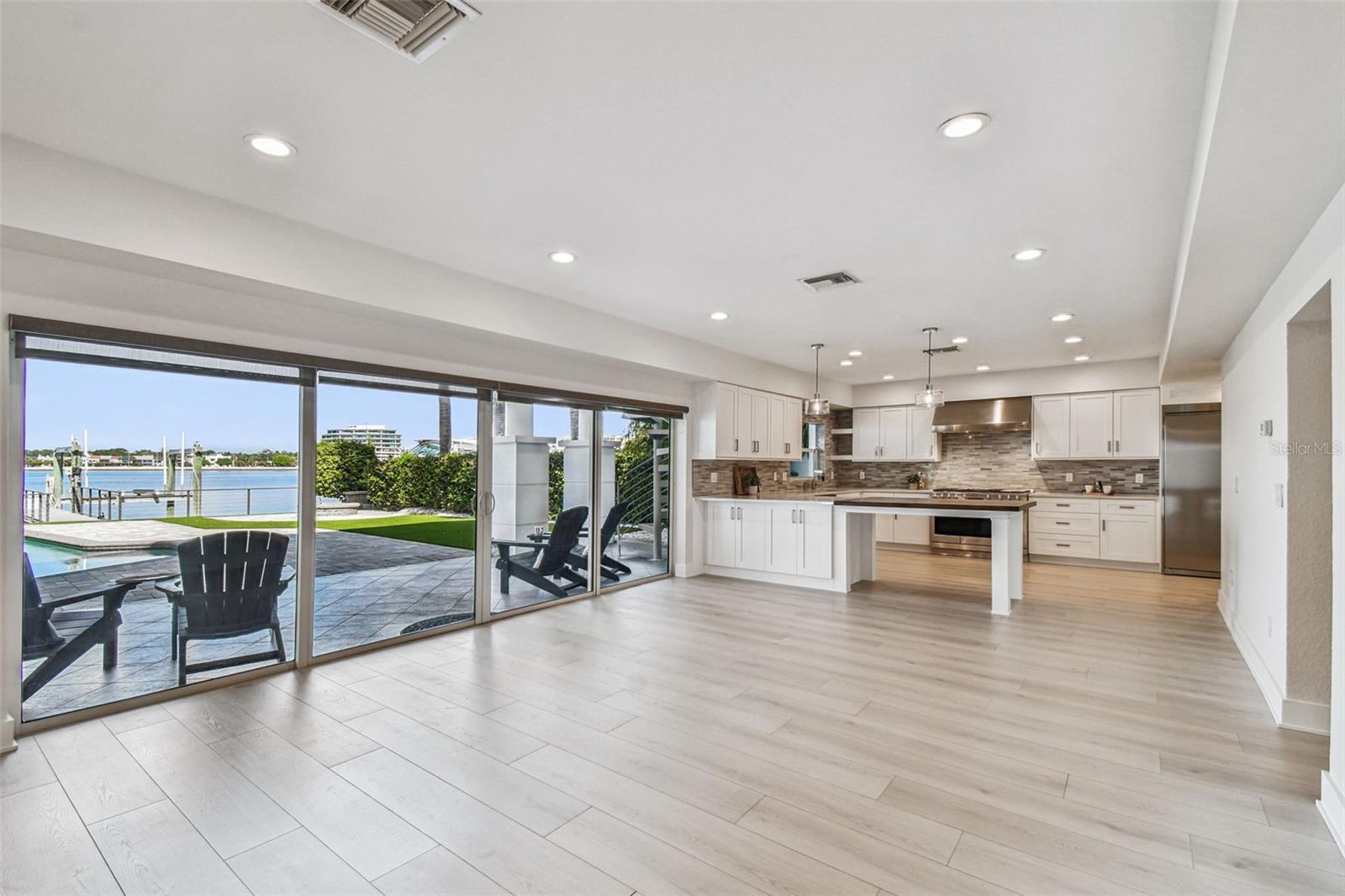 DAVIS ISLANDS - Residential Lease