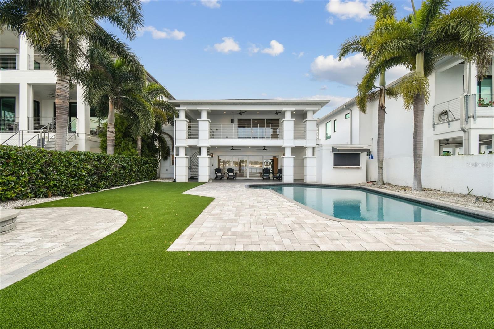 DAVIS ISLANDS - Residential Lease