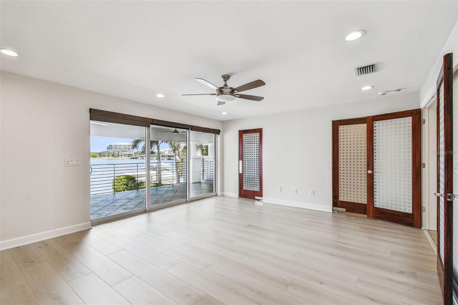 DAVIS ISLANDS - Residential Lease