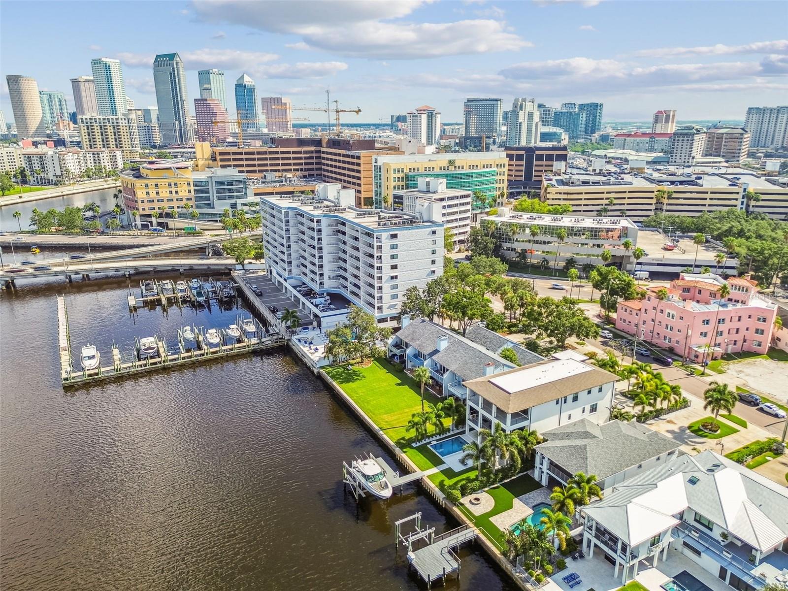 DAVIS ISLANDS - Residential Lease