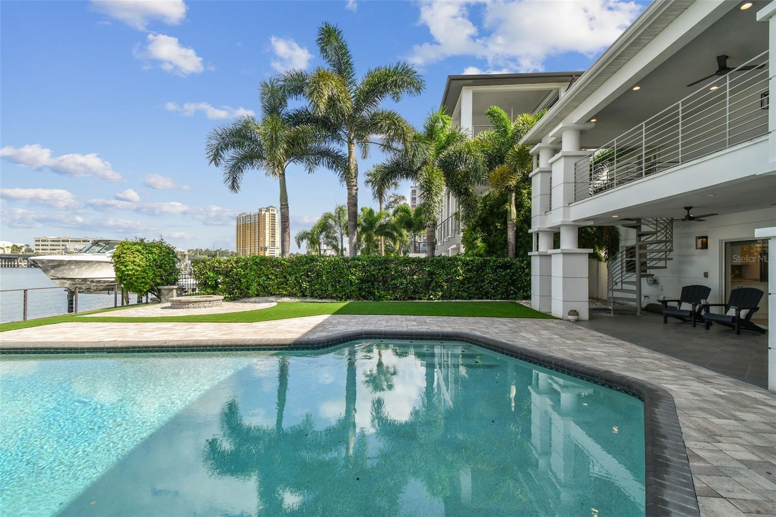 DAVIS ISLANDS - Residential Lease