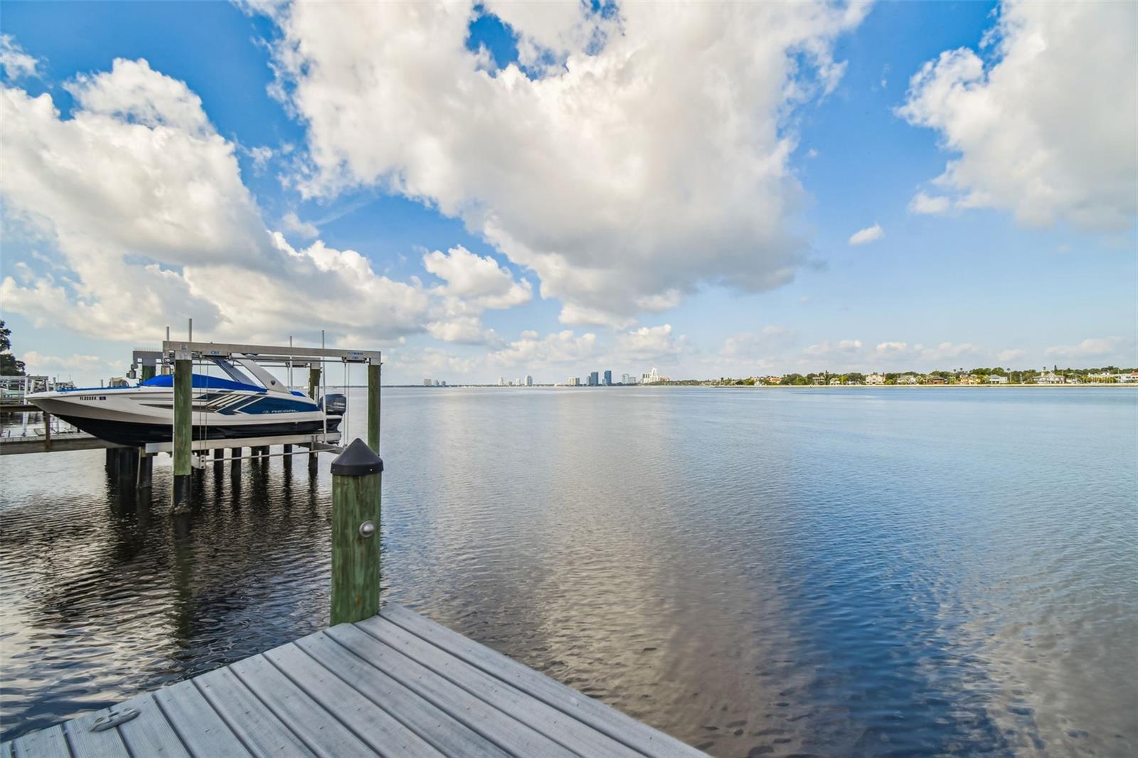 DAVIS ISLANDS - Residential Lease