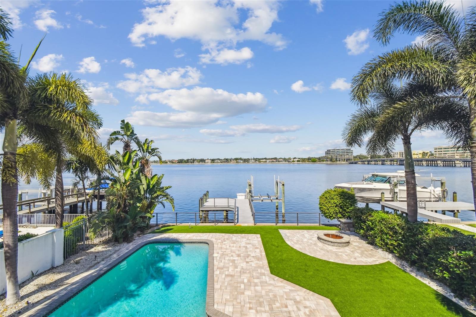 DAVIS ISLANDS - Residential Lease