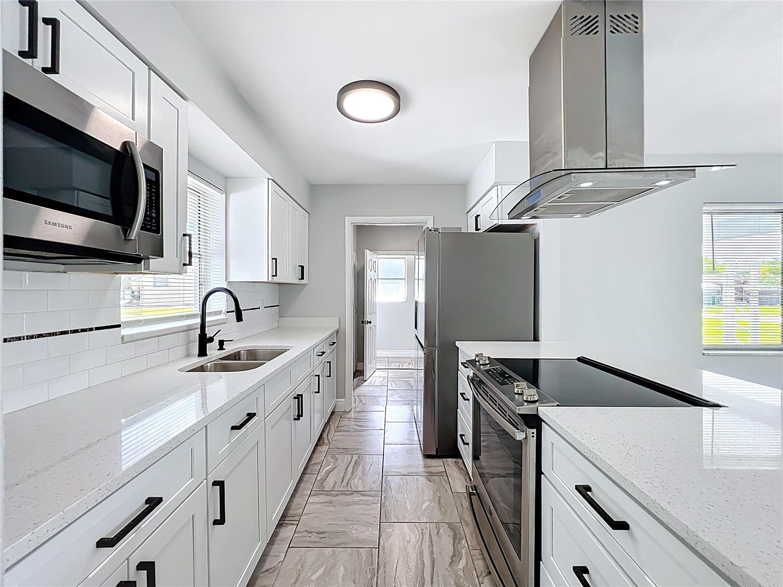 DELTONA LAKES UNIT 03 - Residential