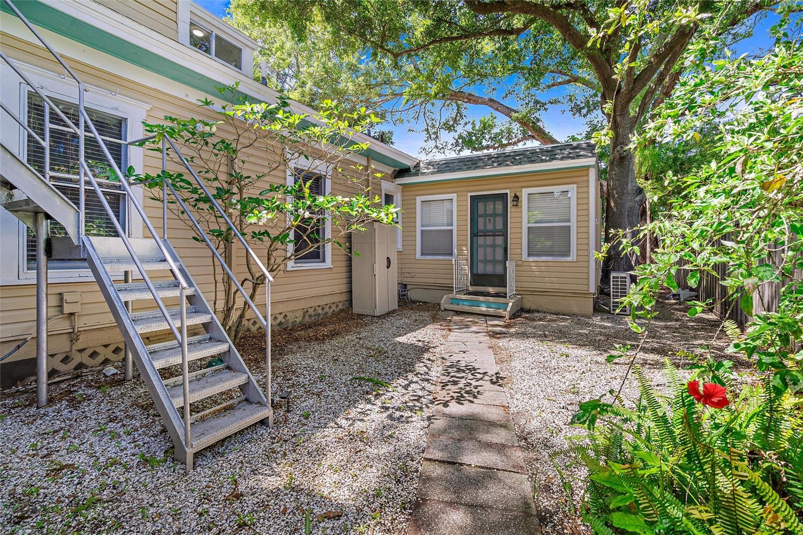 SNELL & HAMLETTS NORTH SHORE ADD - Residential Income