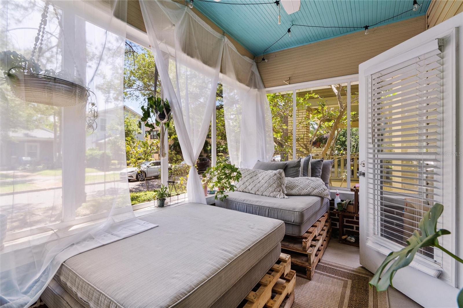 SNELL & HAMLETTS NORTH SHORE ADD - Residential Income