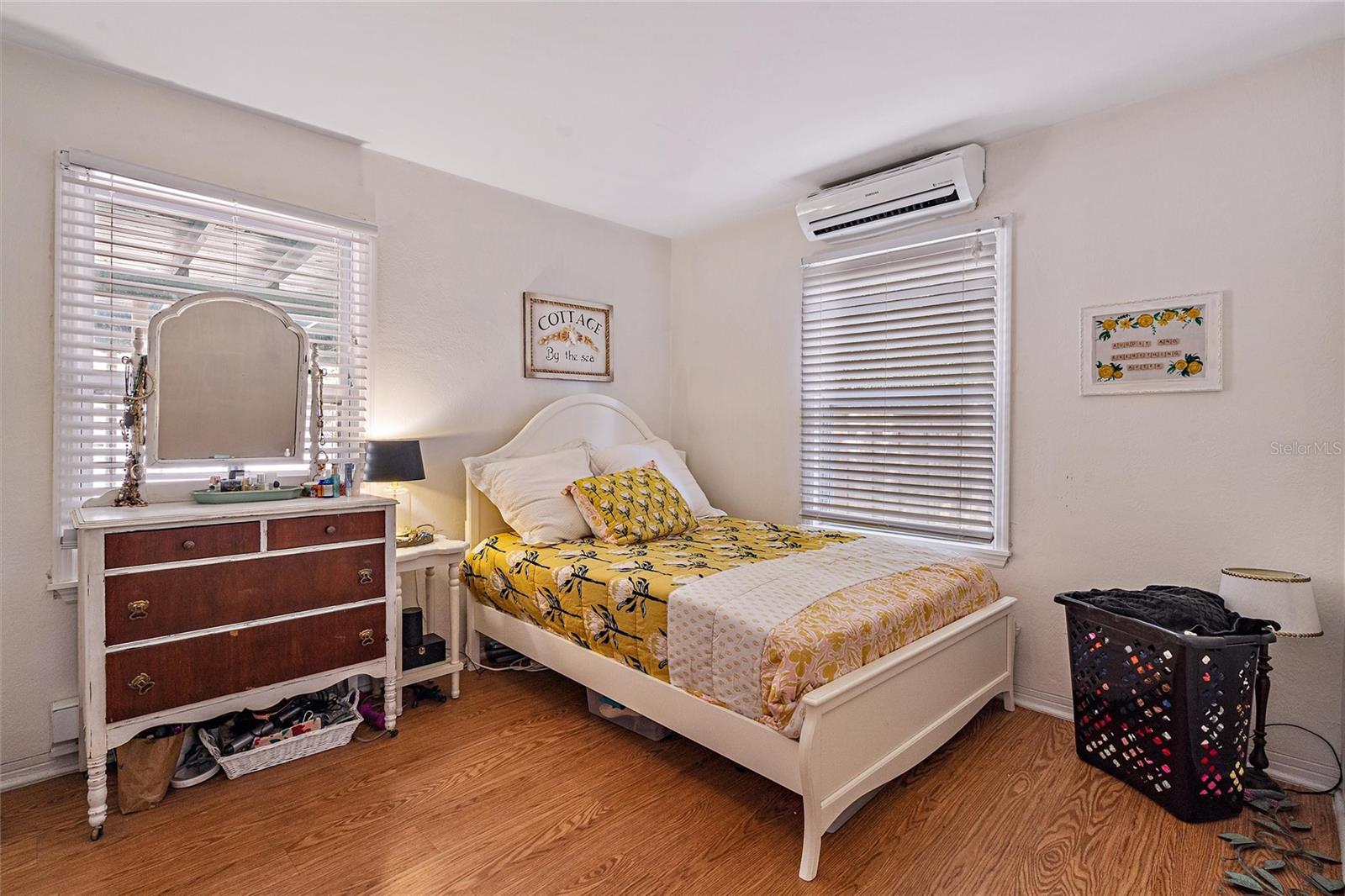 SNELL & HAMLETTS NORTH SHORE ADD - Residential Income