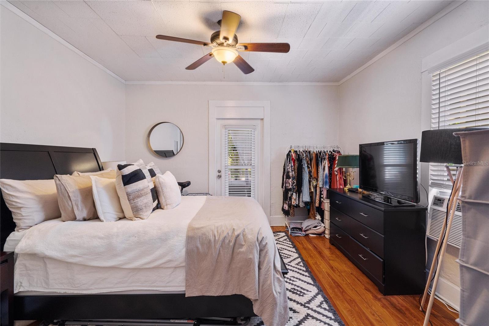 SNELL & HAMLETTS NORTH SHORE ADD - Residential Income