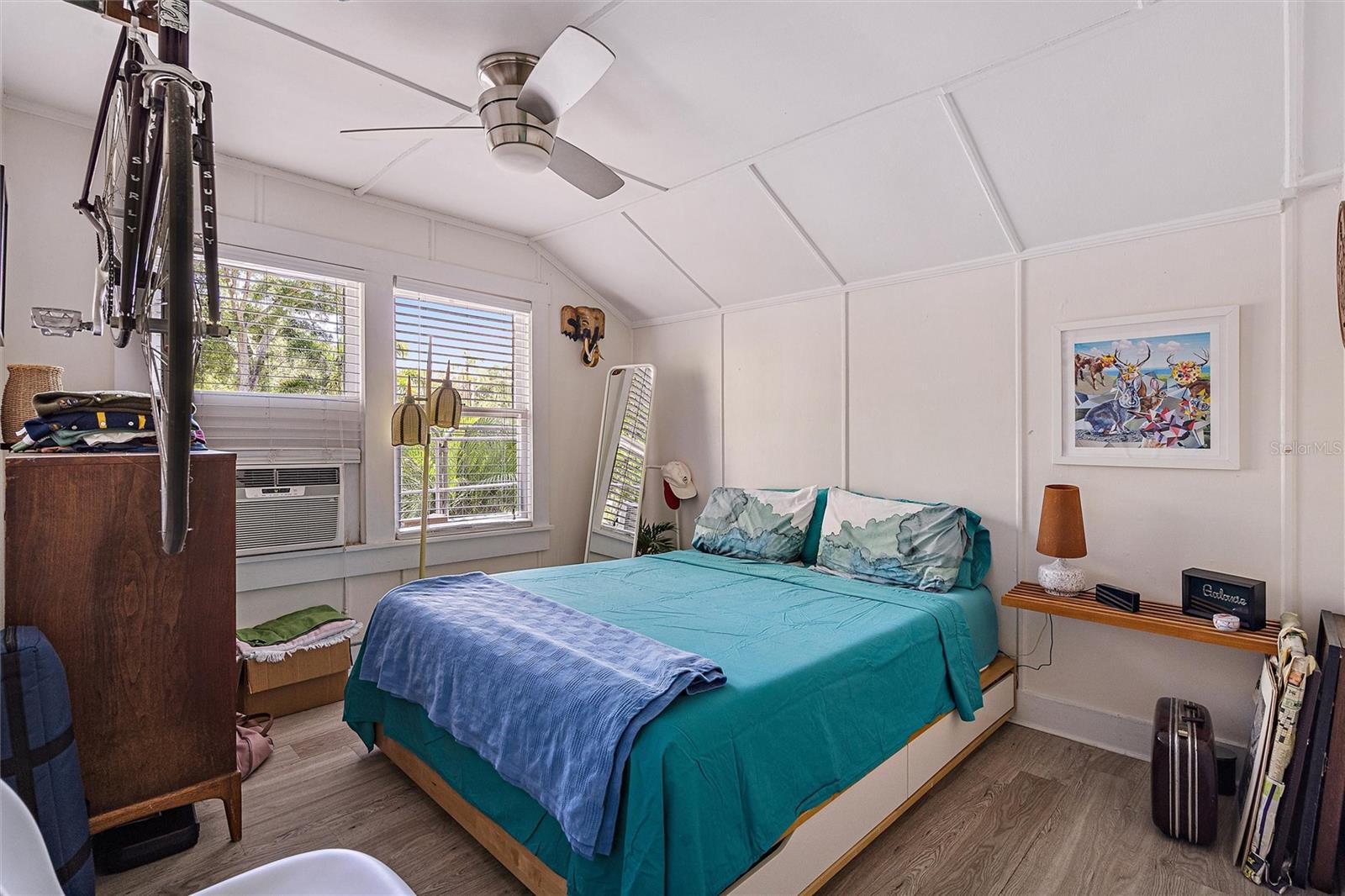 SNELL & HAMLETTS NORTH SHORE ADD - Residential Income