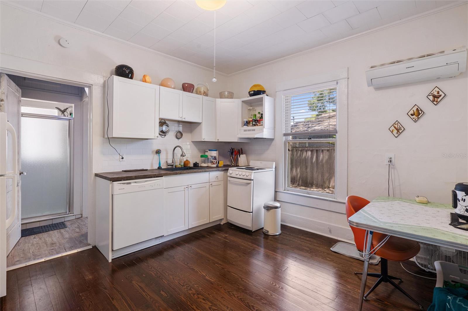 SNELL & HAMLETTS NORTH SHORE ADD - Residential Income