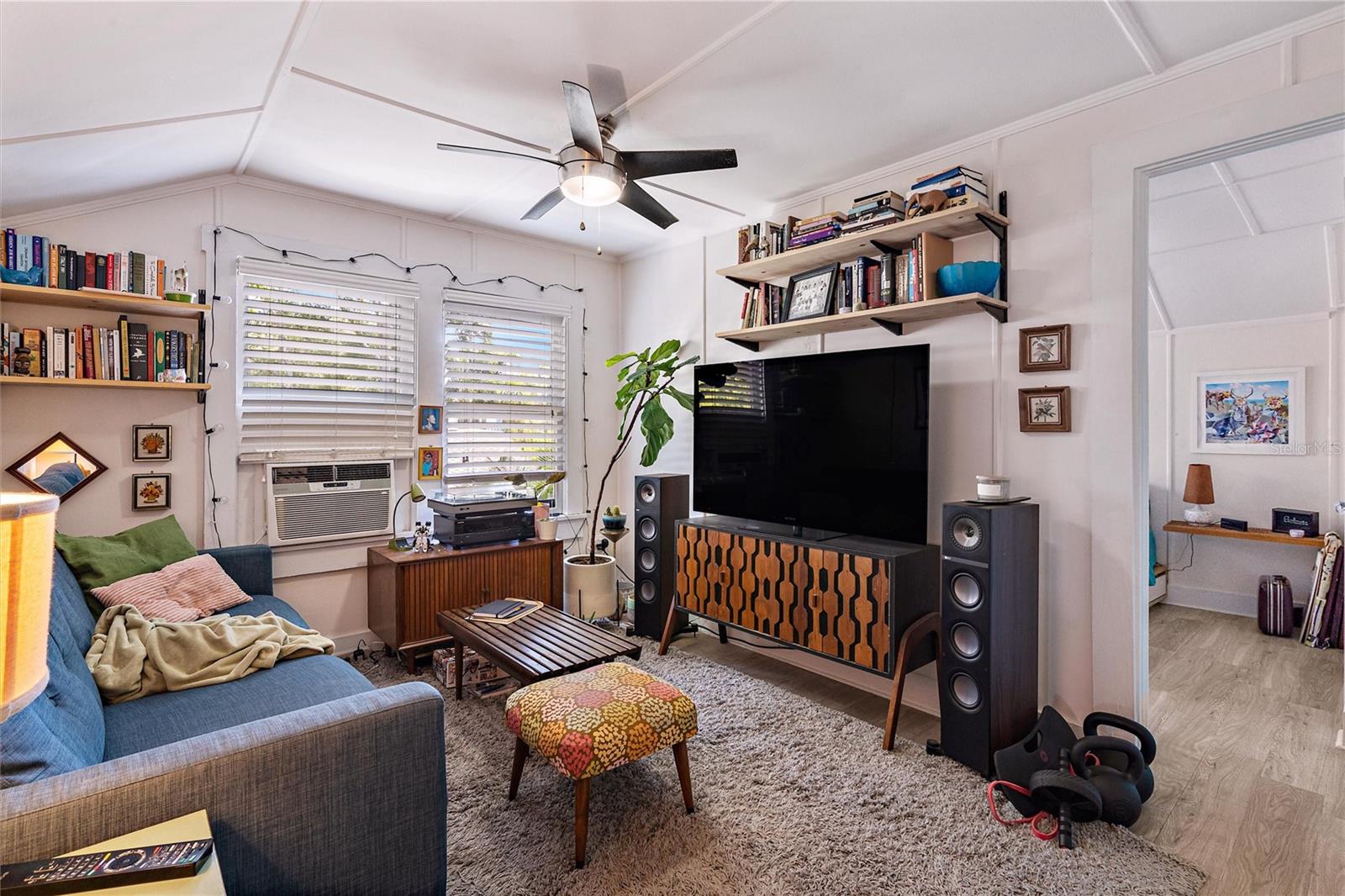 SNELL & HAMLETTS NORTH SHORE ADD - Residential Income
