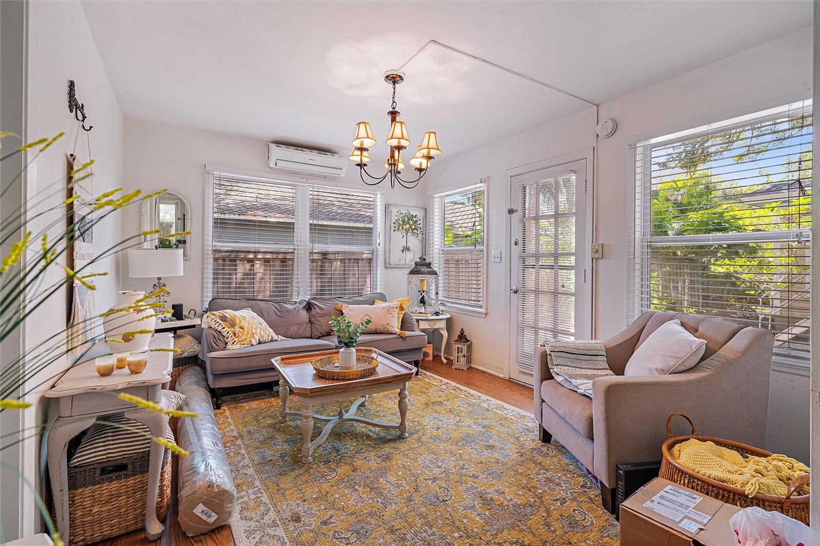 SNELL & HAMLETTS NORTH SHORE ADD - Residential Income