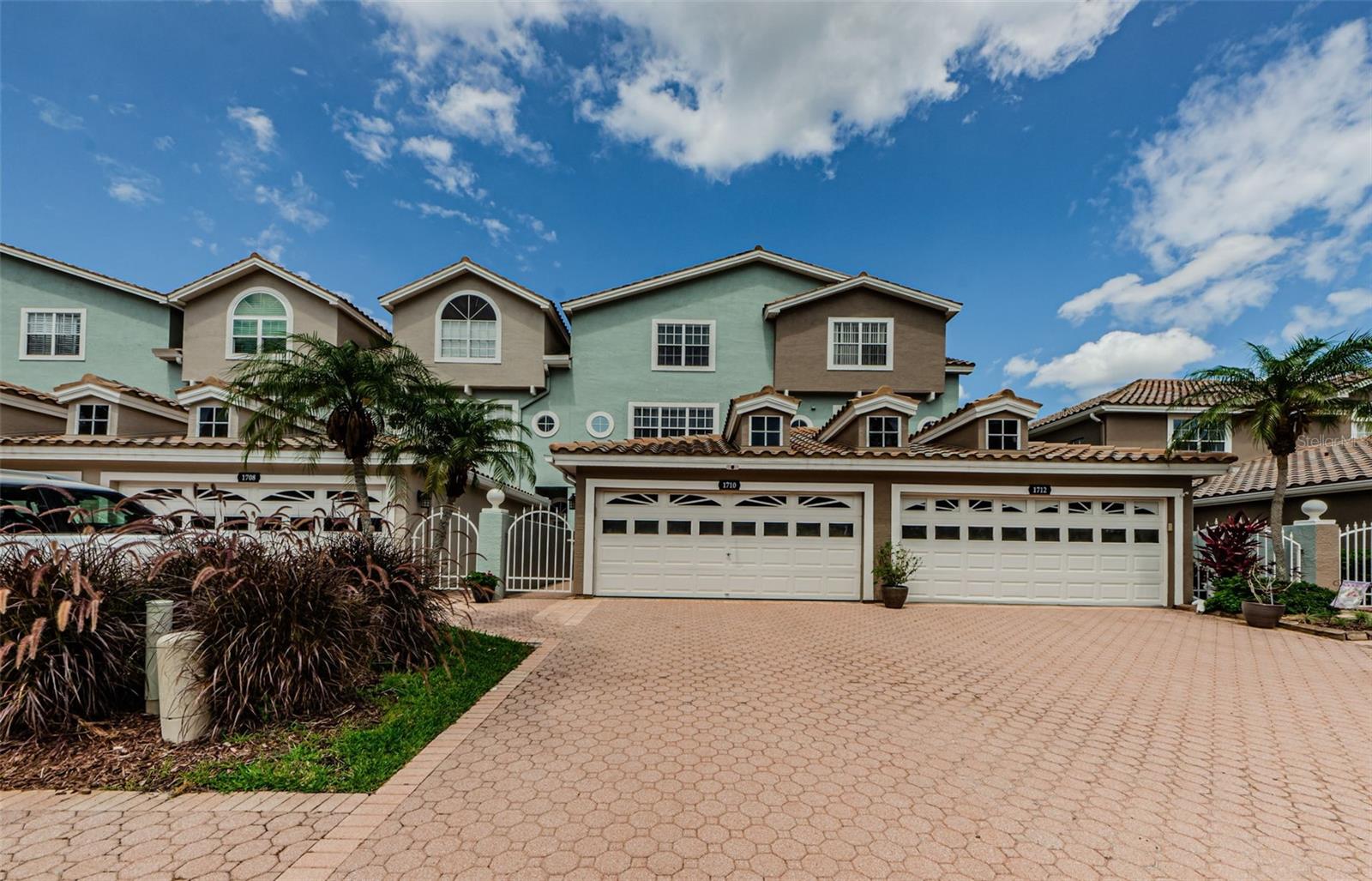 1710 LAGO VISTA BOULEVARD