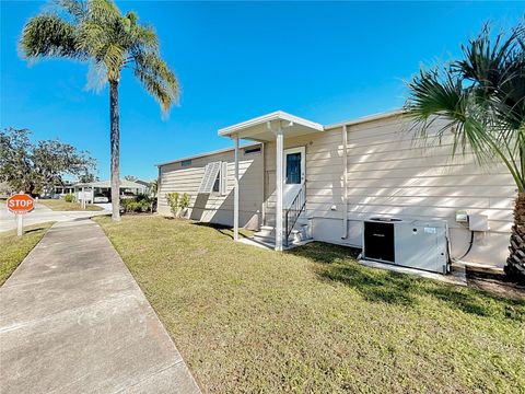 A home in ELLENTON