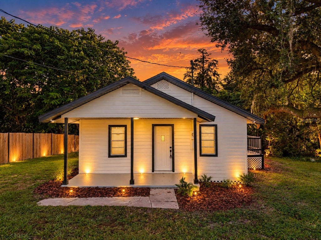 Photo of 13 N Van Buren Avenue, Orlando, FL 32811 (MLS # S5158897)