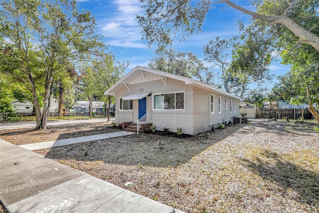 Photo of 703 16th Street NW, Largo, FL 33770 (MLS # TB8456431)