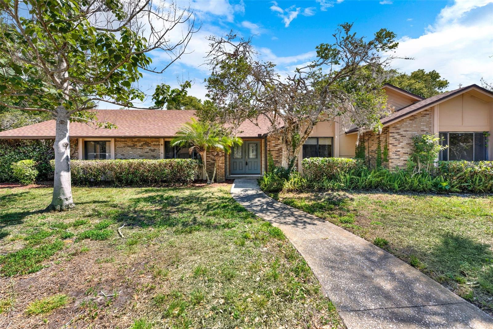 545 WOODVIEW DRIVE