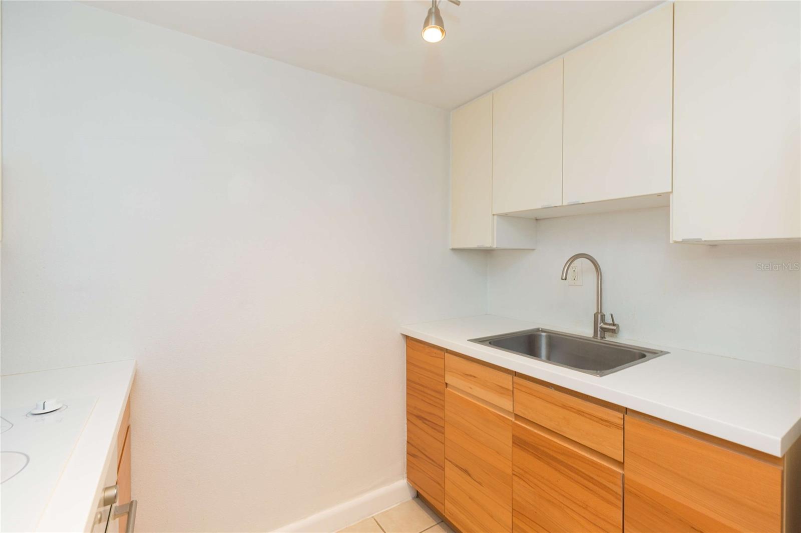 BAYSHORE LANDINGS A CONDOMINIU - Residential