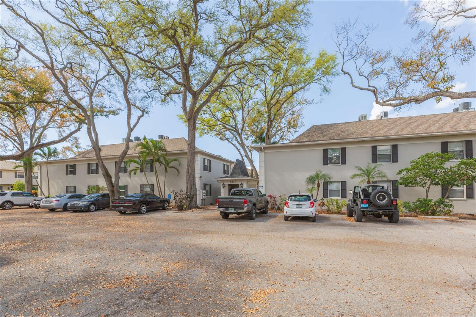 BAYSHORE LANDINGS A CONDOMINIU - Residential