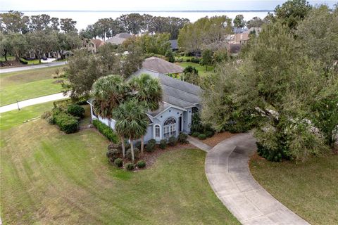 A home in EUSTIS