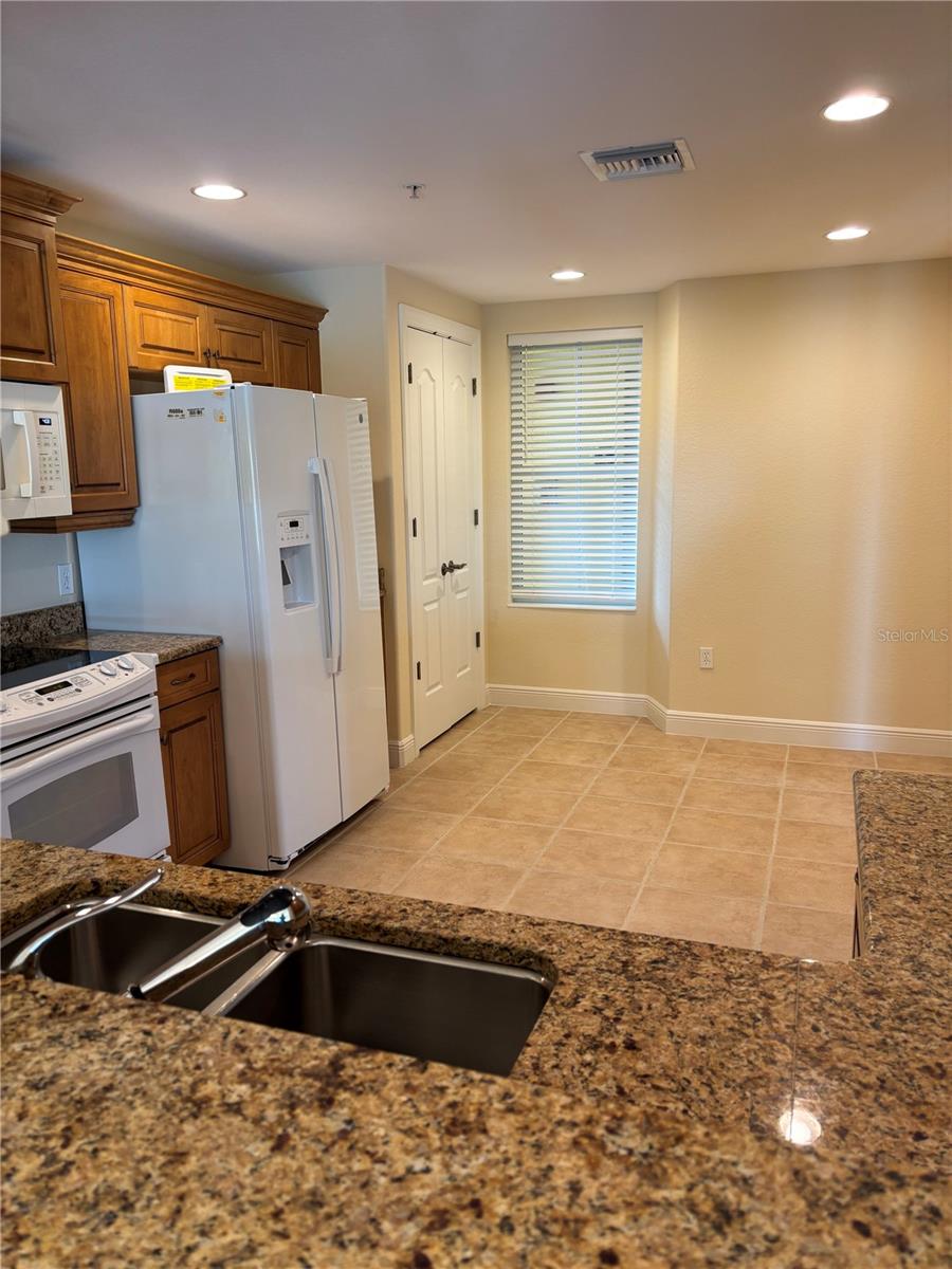 THE PALMS AT RIVIERA DUNES PH I - Residential Lease