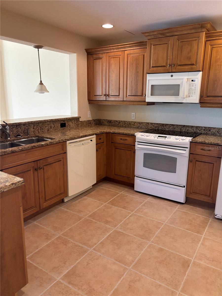 THE PALMS AT RIVIERA DUNES PH I - Residential Lease