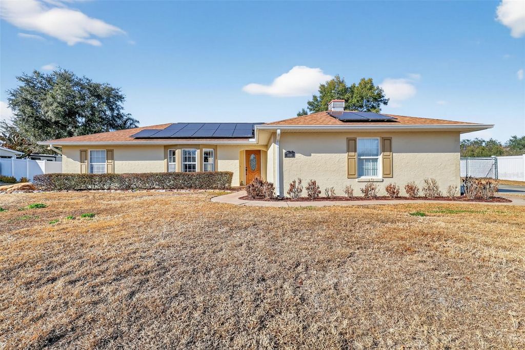 Photo of 13523 Biscayne Drive, Grand Island, FL 32735 (MLS # G5107809)