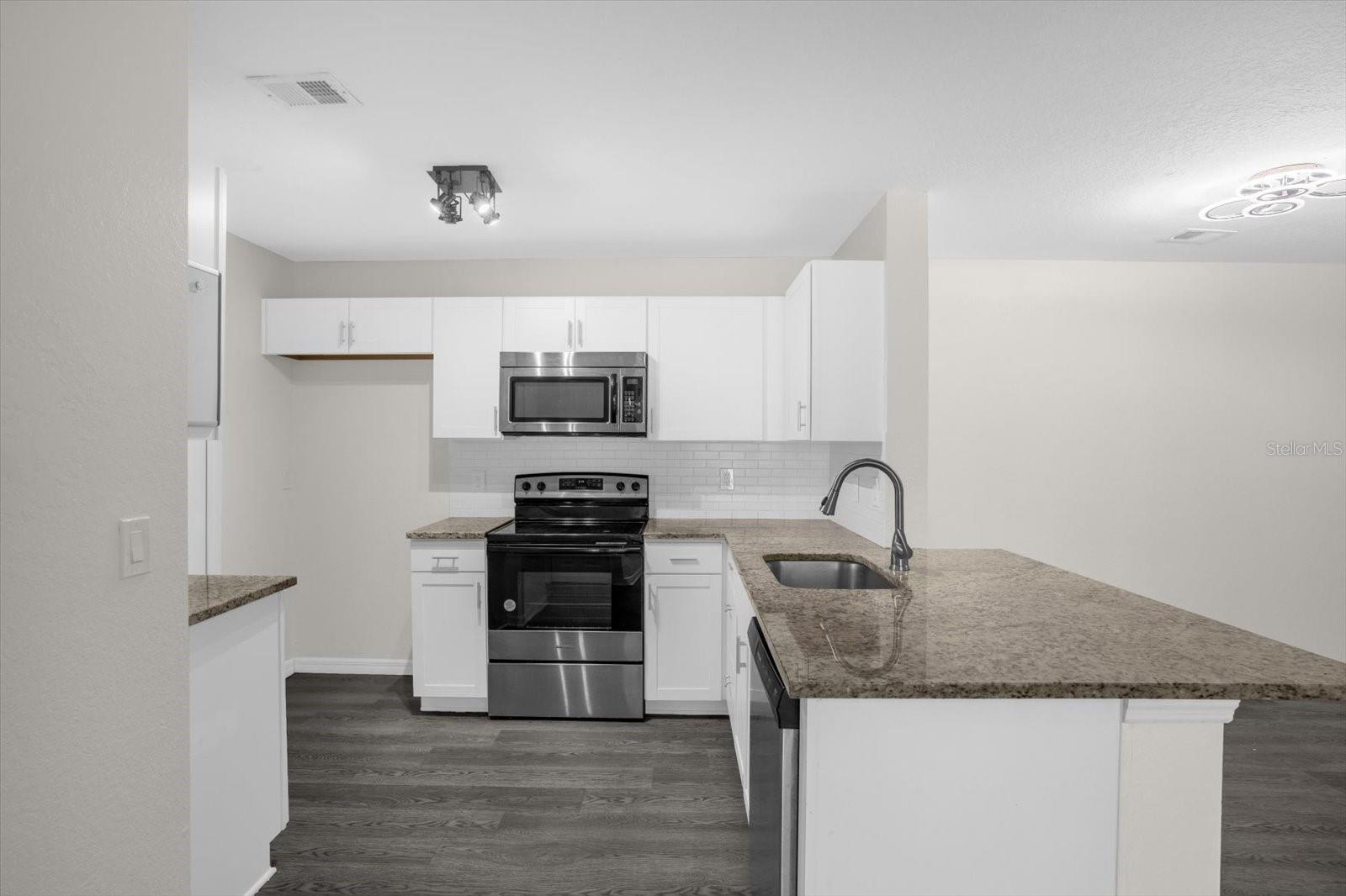 SAND LAKE PRIVATE RESIDENCES BLD - Residential