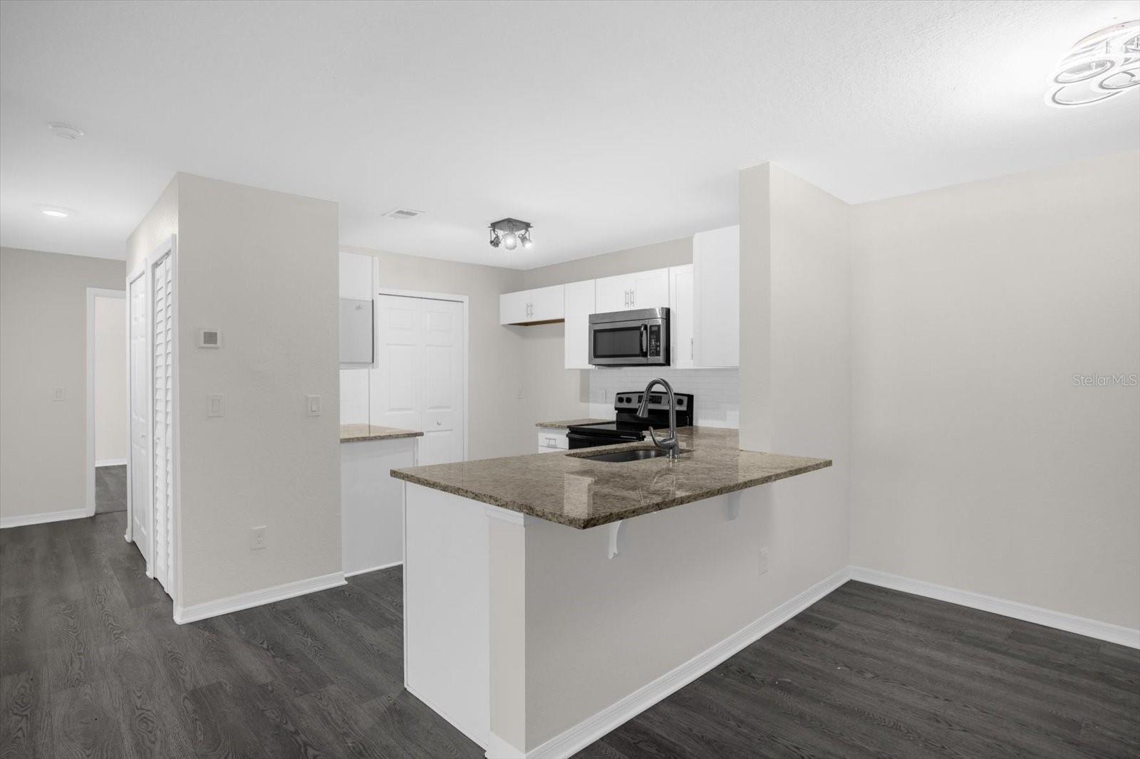 SAND LAKE PRIVATE RESIDENCES BLD - Residential