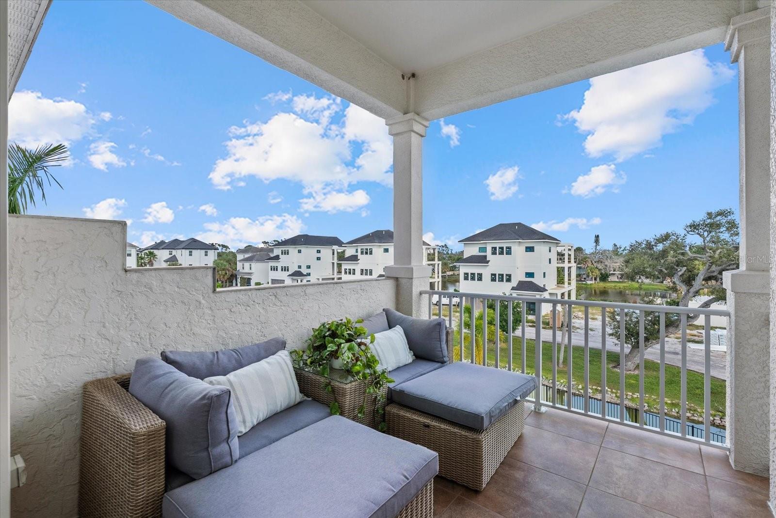 CORONAS PARK - Residential