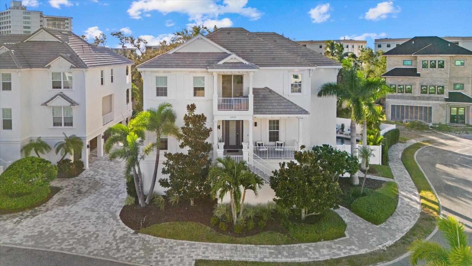 CORONAS PARK - Residential