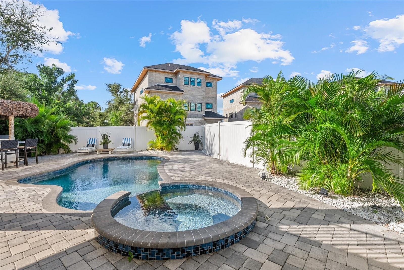 CORONAS PARK - Residential