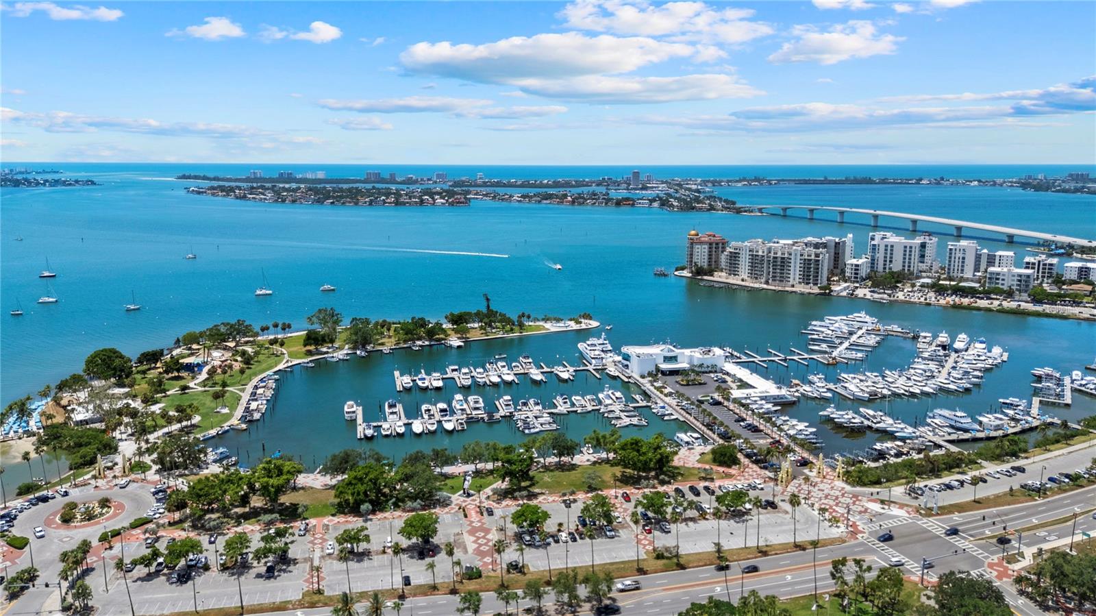 CORONAS PARK - Residential