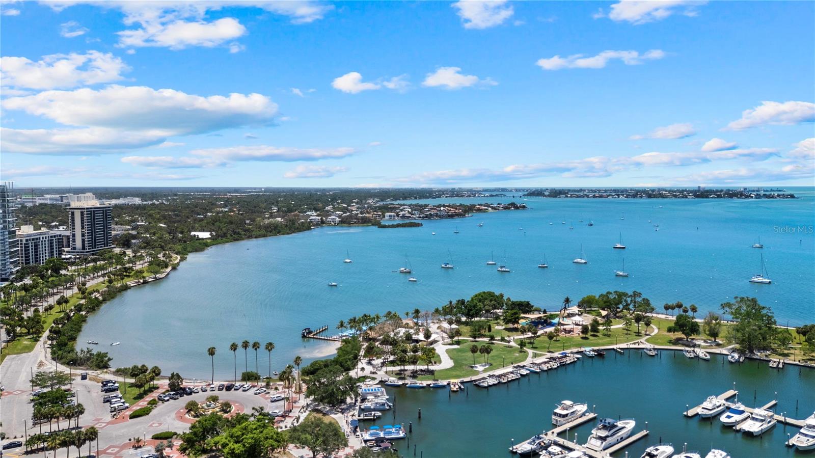 CORONAS PARK - Residential