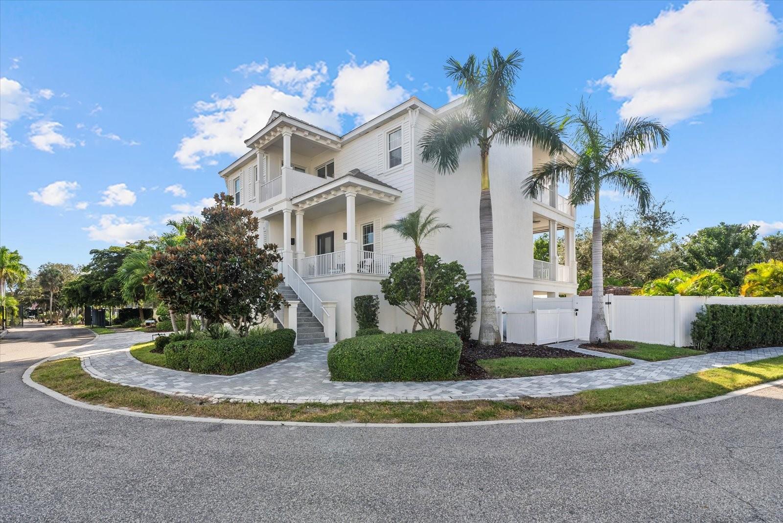 CORONAS PARK - Residential