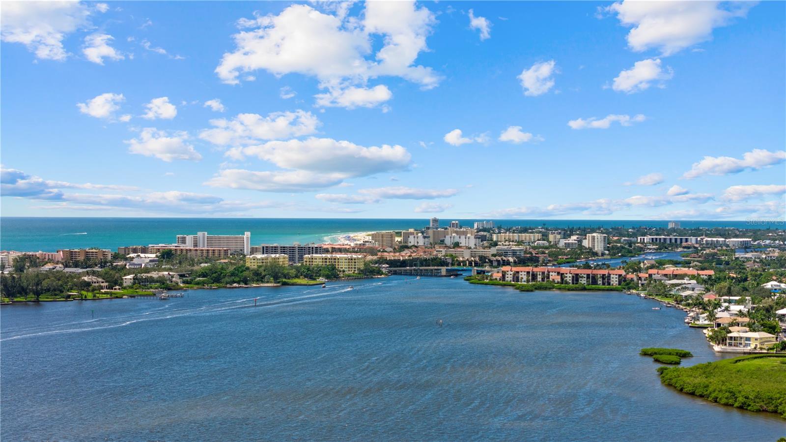 CORONAS PARK - Residential