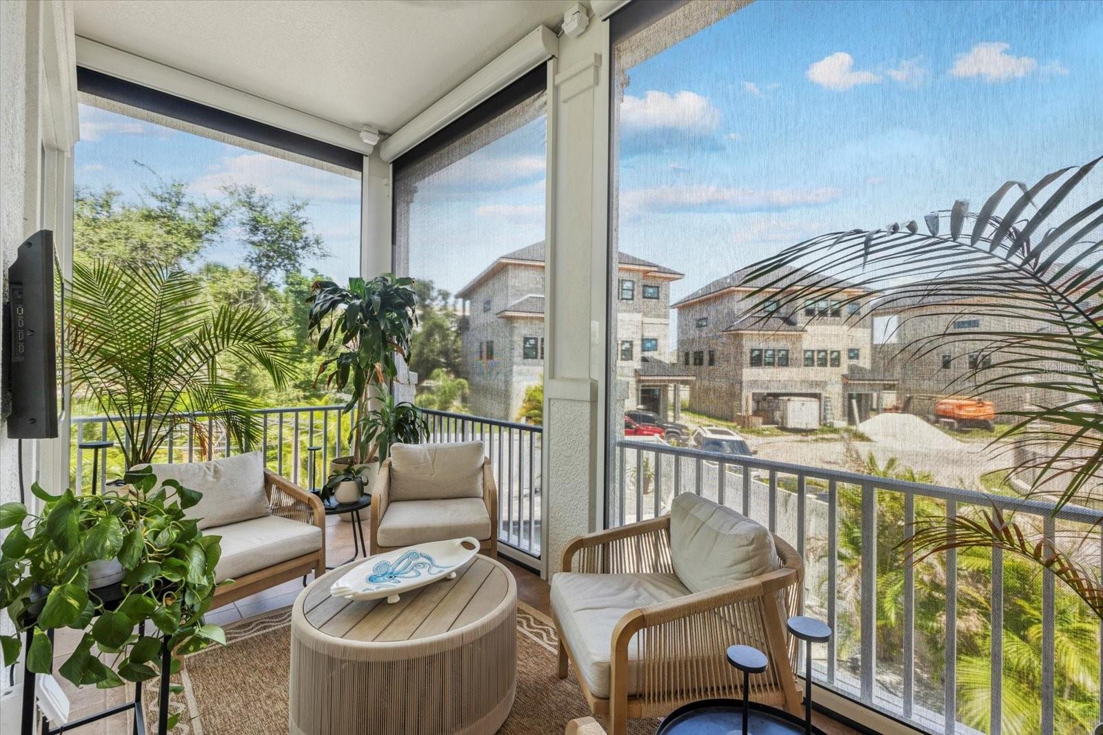 CORONAS PARK - Residential