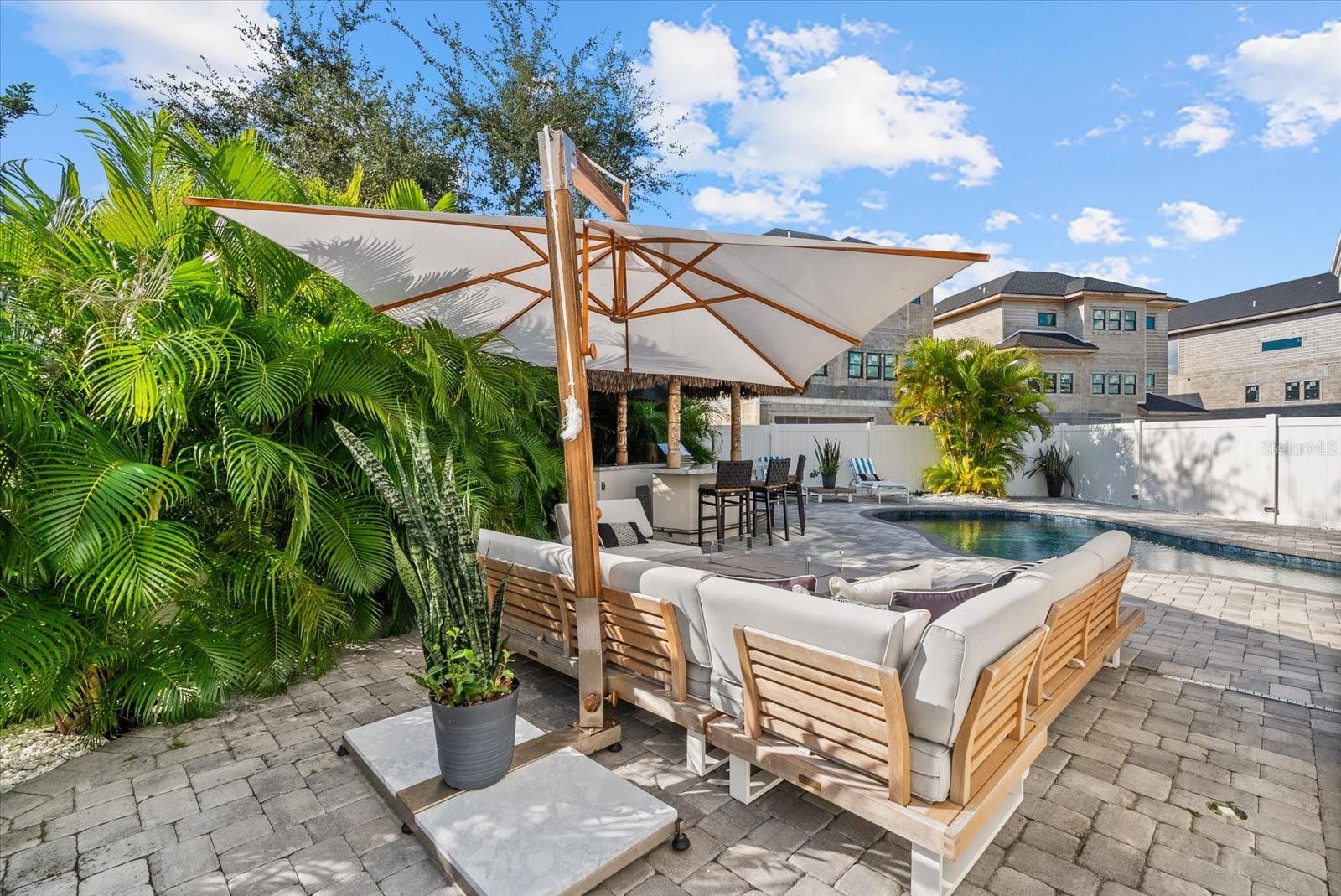 CORONAS PARK - Residential