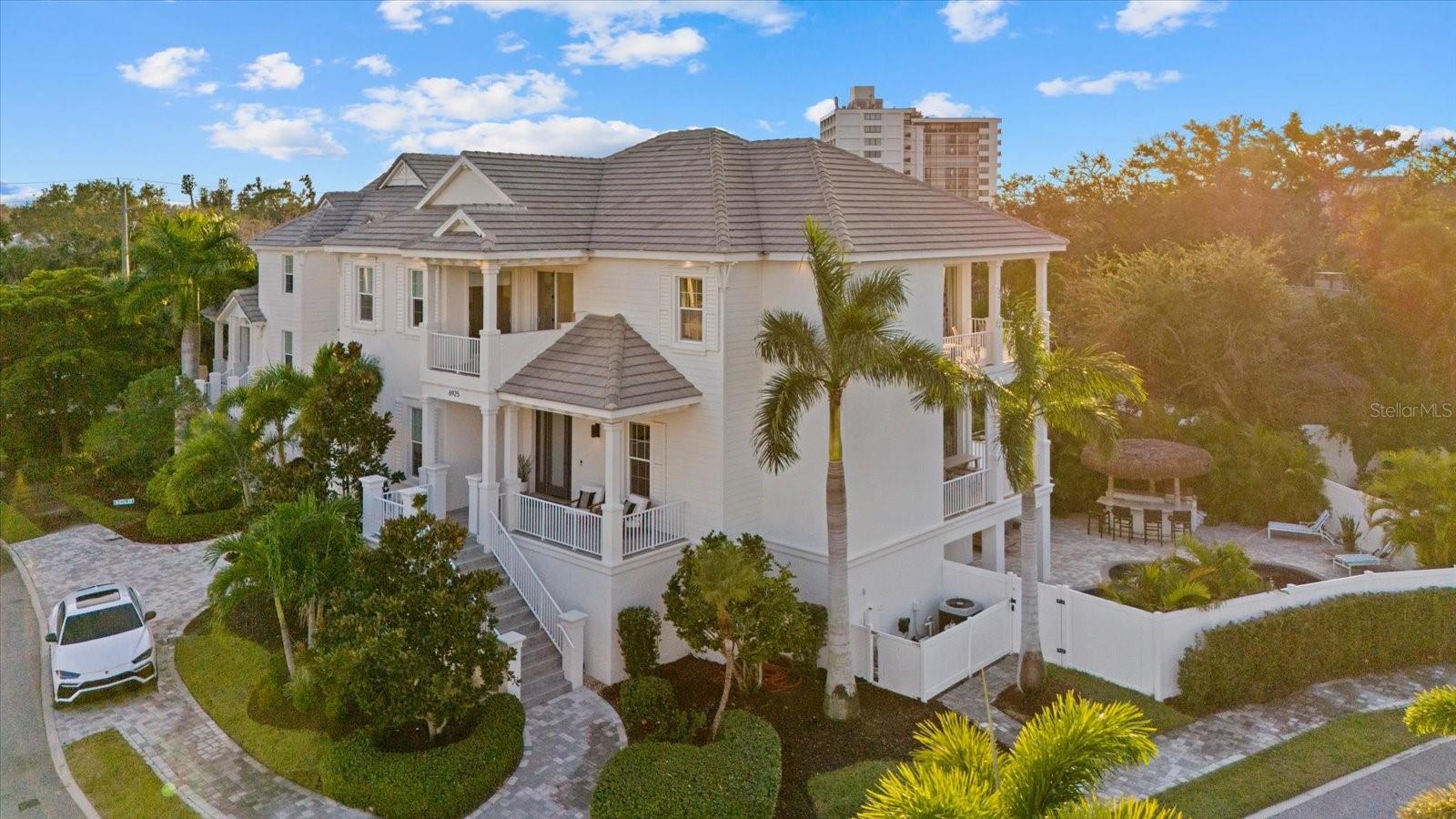 CORONAS PARK - Residential