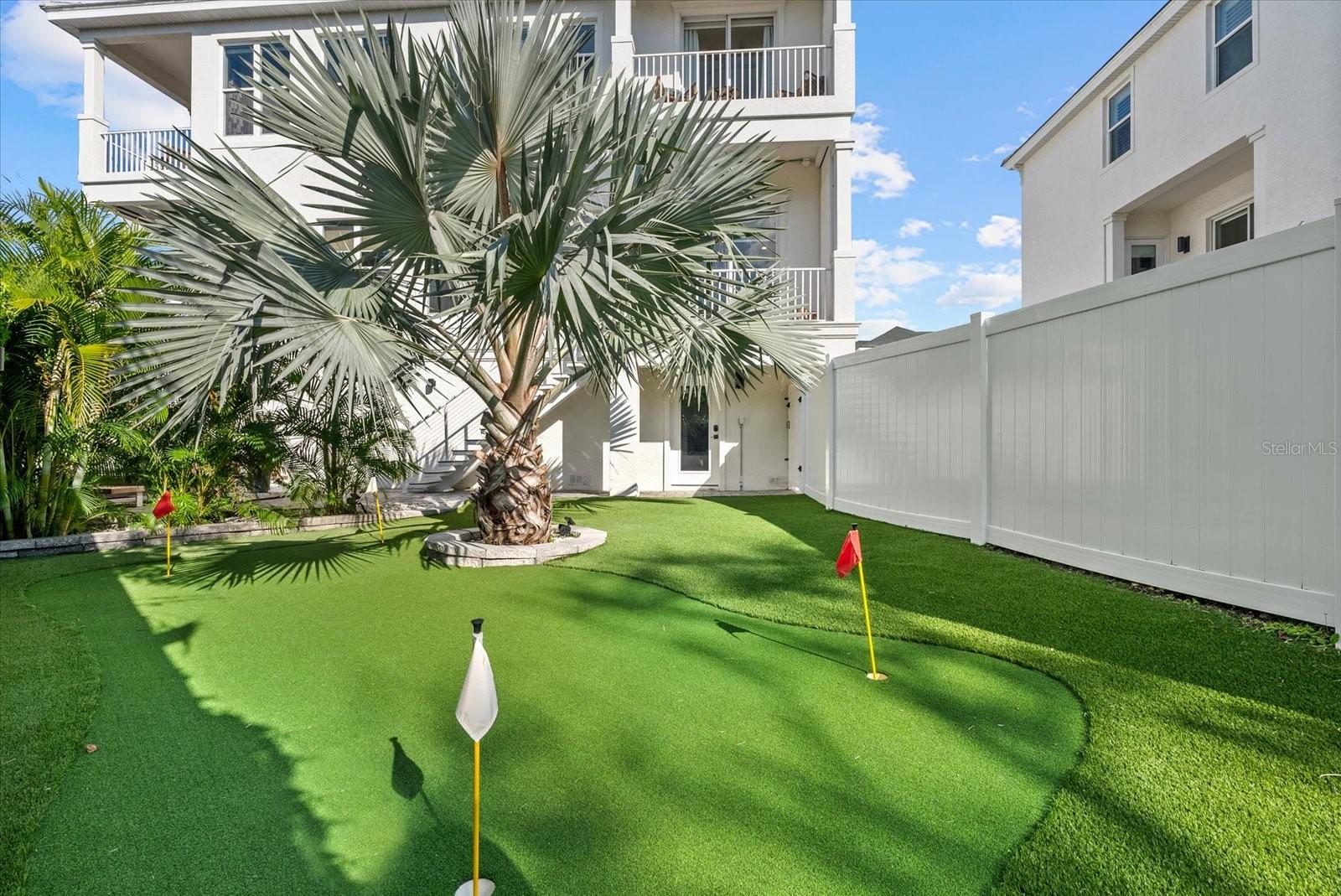 CORONAS PARK - Residential